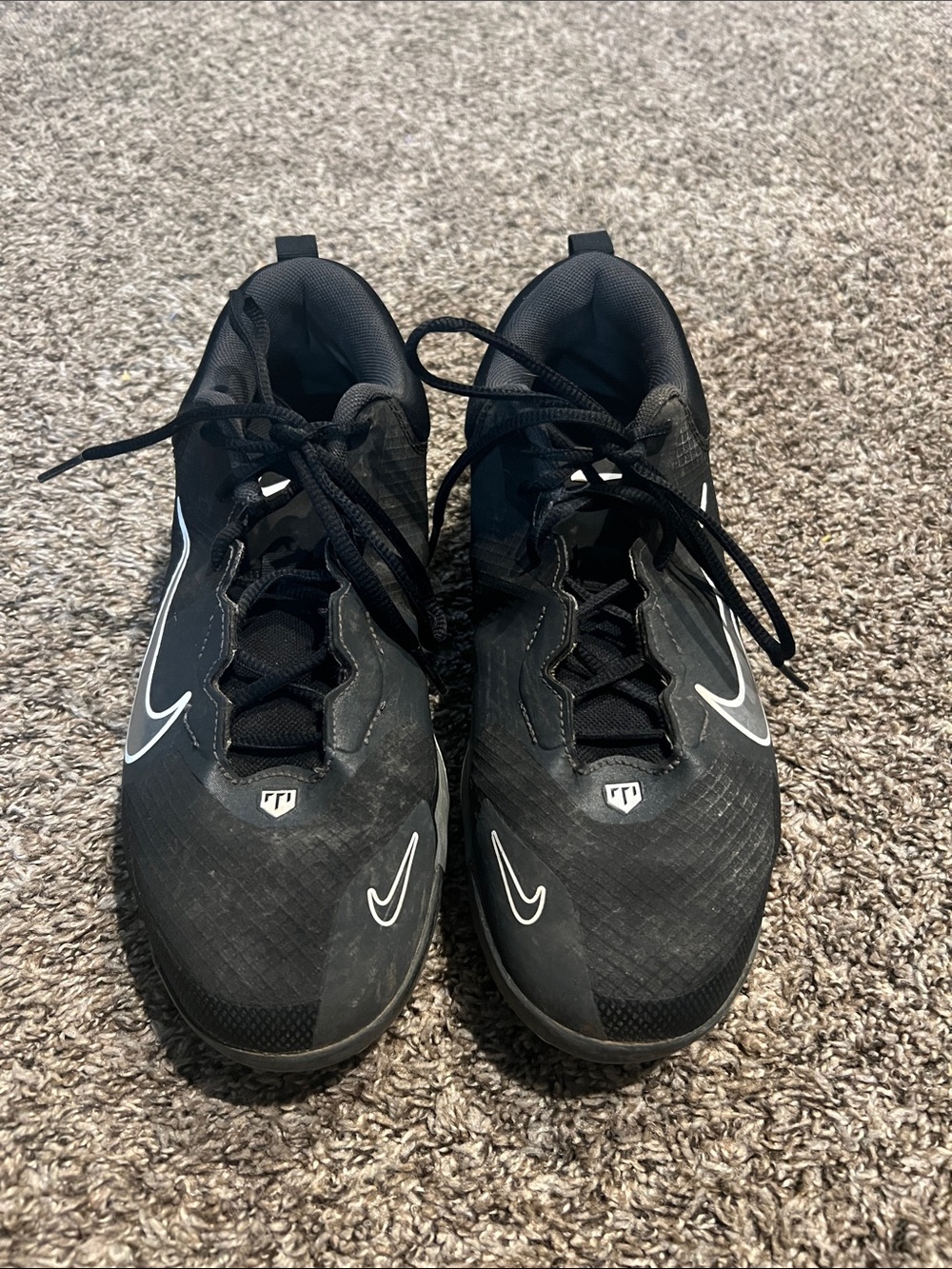 Nike Men’s Baseball Cleats -White Swoosh